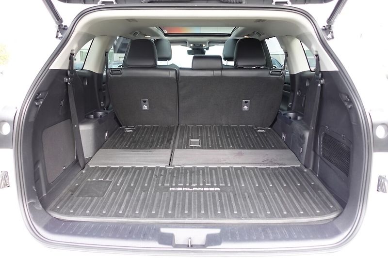 Toyota Highlander 2,5HSD Executive + Skyview (Pr - fotka 16 z 38