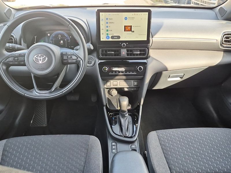 Toyota Yaris Cross 1,5 HEV FWD Style 85kW - fotka 10 z 26