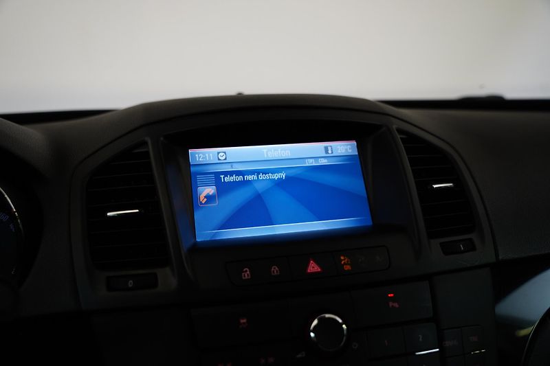 Opel Insignia - fotka 19 z 23