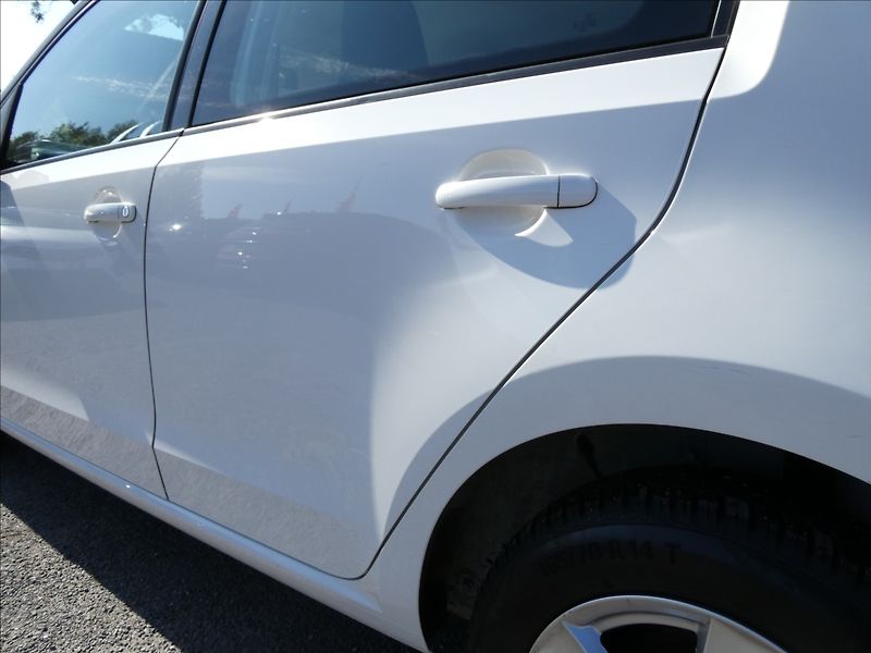 Volkswagen up! 1,0 MPi klima,serviska,2.maj. - fotka 16 z 45