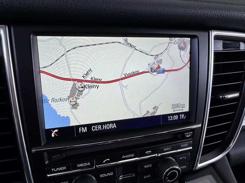 Porsche Panamera Diesel*221kW*Chrono*Webasto - fotka 18 z 33