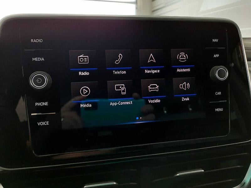 Volkswagen T-Roc (2022) R-Line 2.0 TSI 4Motion (140kW/ - fotka 17 z 27