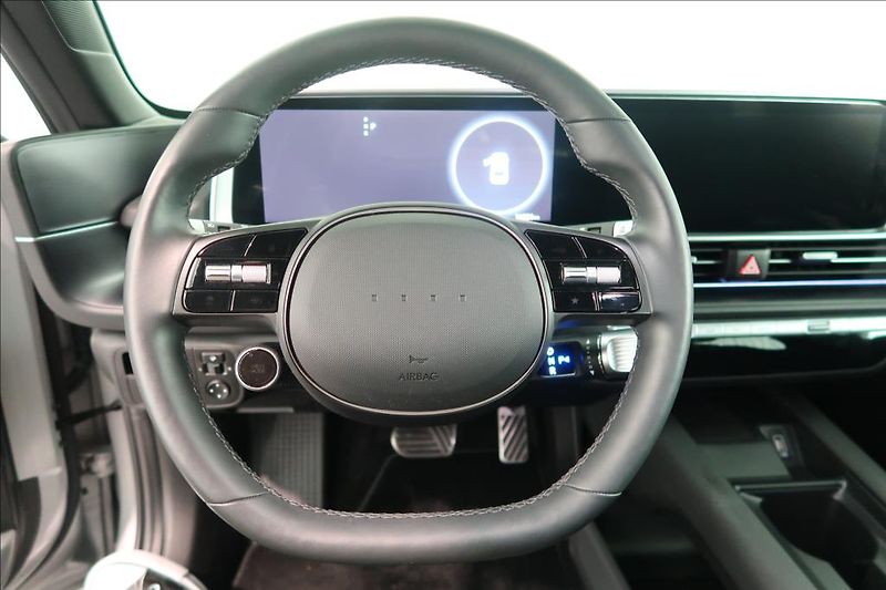 Hyundai Ioniq 6 0,0 POWER 77 kWh 239kW Style - fotka 19 z 21