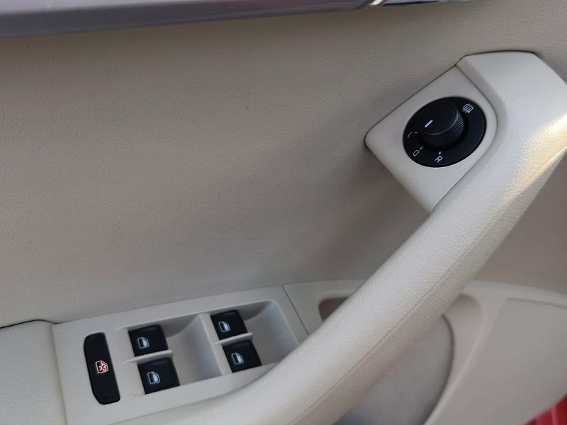 Škoda Octavia (2014) ELEGANCE 1.6 TDi 77kw, ČR - fotka 14 z 25