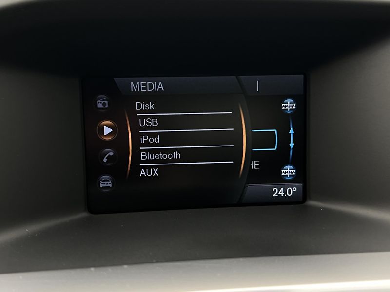Volvo V60 CC D4 KINETIC AUT CZ - fotka 24 z 35