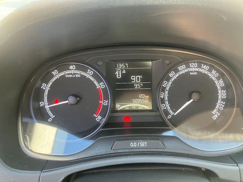 Škoda Fabia (2019) 1.0MPI 44kW 50TKM - fotka 18 z 22