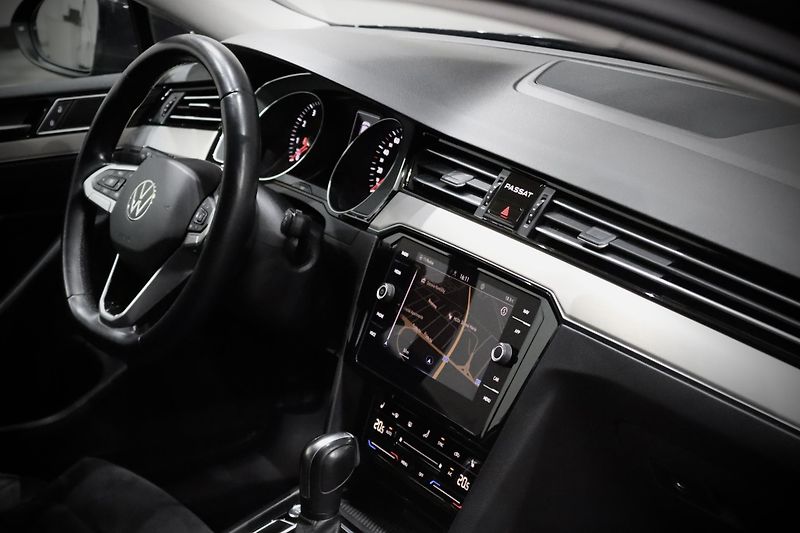Volkswagen Passat B8 Facelift 1.5 TSI 110 kW DSG - fotka 13 z 36