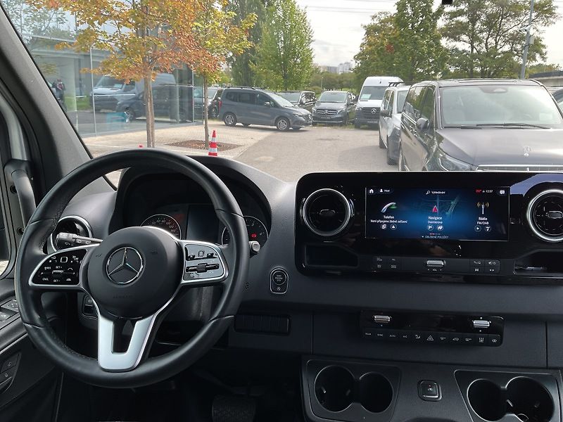 Mercedes-Benz Sprinter 319 CDI Tourer standard - fotka 11 z 13