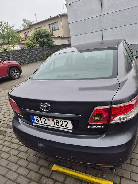 Toyota Avensis (2009) Toyota Avensis 2.0 D-4D 93 kW  - fotka 5 z 9