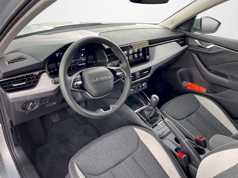 Škoda Kamiq (2025) 1.5 TSI 110 kW Top Selection - fotka 5 z 33