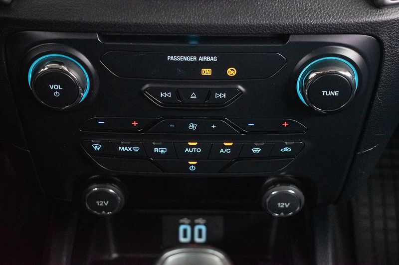 Ford Ranger 2.0 XLT*Naviják*4x4*TAŽNÉ*ČR 1 - fotka 20 z 40