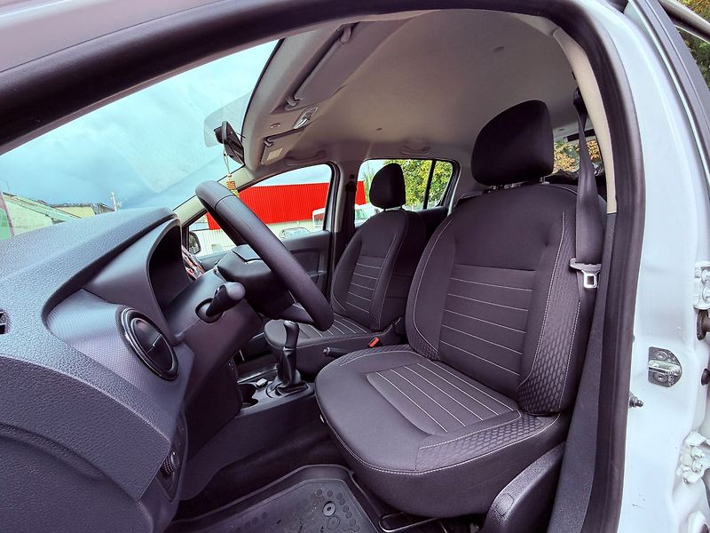 Dacia Sandero 1.0 SCe Access, ČR, 1.Maj - fotka 12 z 20