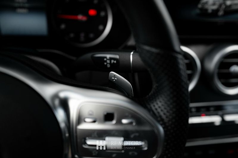 Mercedes-Benz Třídy C (2019) C 300d Kombi 180kW - fotka 28 z 30