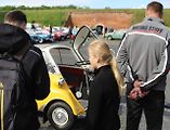 Ikonický a extravagantní mikroautomobil s „vejčitým“ tvarem karoserie BMW Isetta jeprávě středem pozornosti.