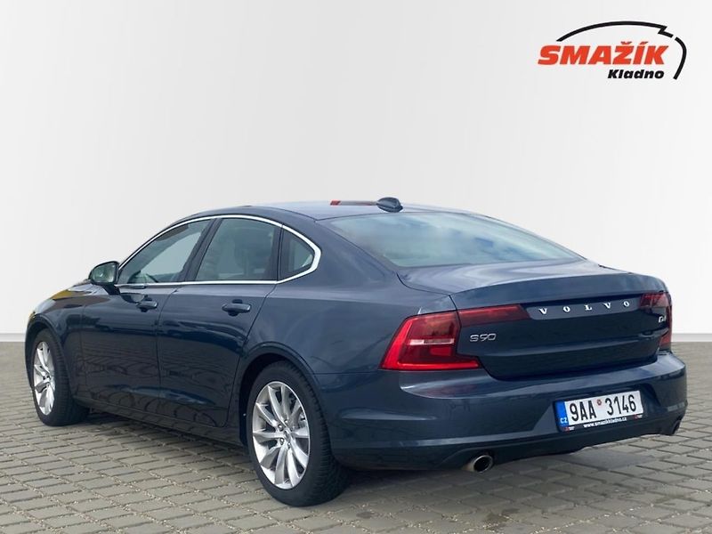 Volvo S90 (2018) 2,0 D4 Inscription-aut.(140kW) - fotka 4 z 27