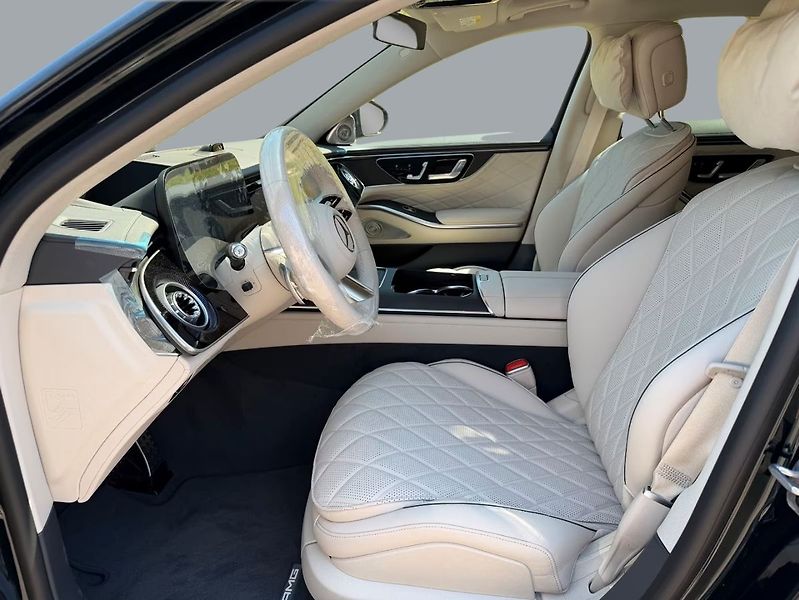 Mercedes-Benz Třídy S (2026) 580 4MATIC AMG, Burmester 4D - fotka 4 z 10