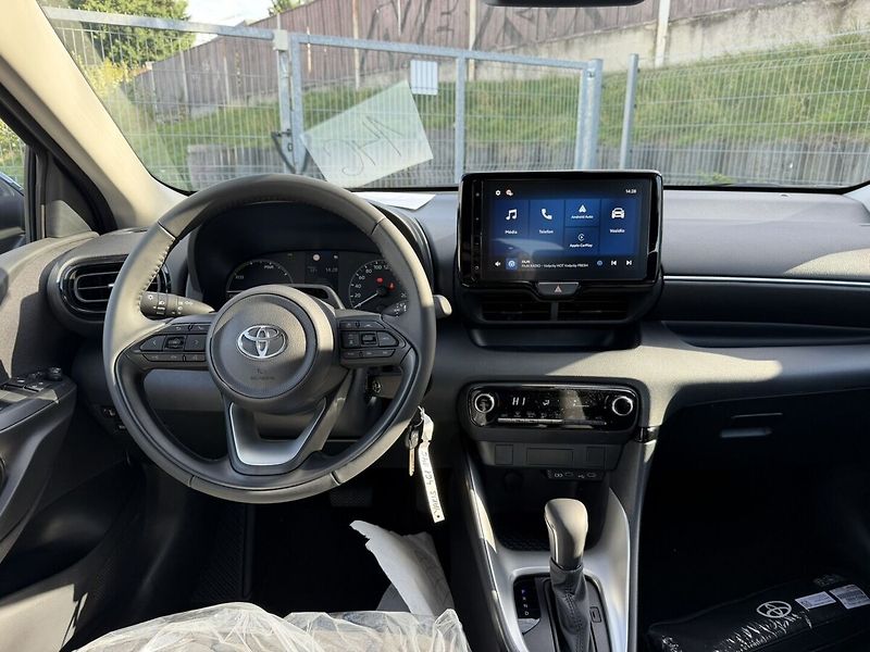 Toyota Yaris 1.5 HEV 116 LIMITED výbava Com - fotka 9 z 9