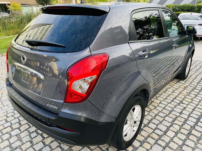 SsangYong Korando 2.0i MAN 1.MAJ SERVISKA TAŽNÉ - fotka 12 z 41