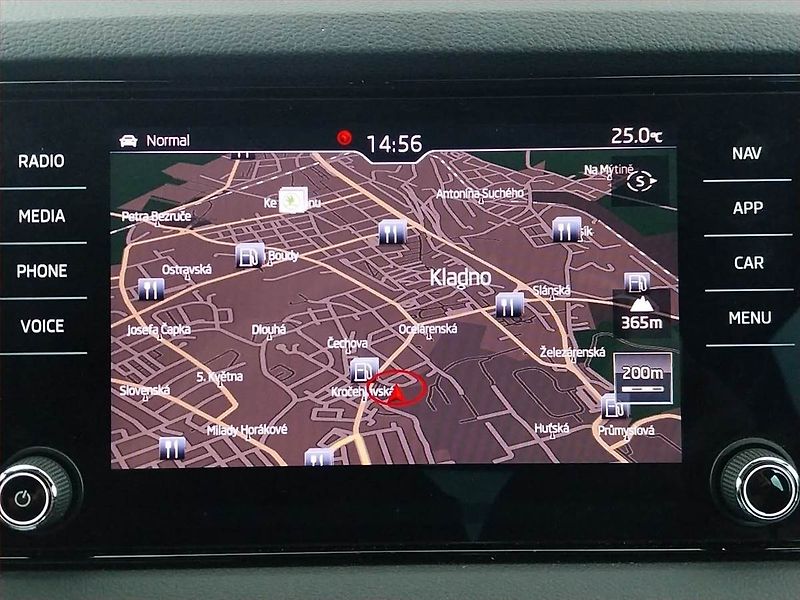 Škoda Karoq (2019) Sportline 1.5 TSI 4x4 - fotka 21 z 22