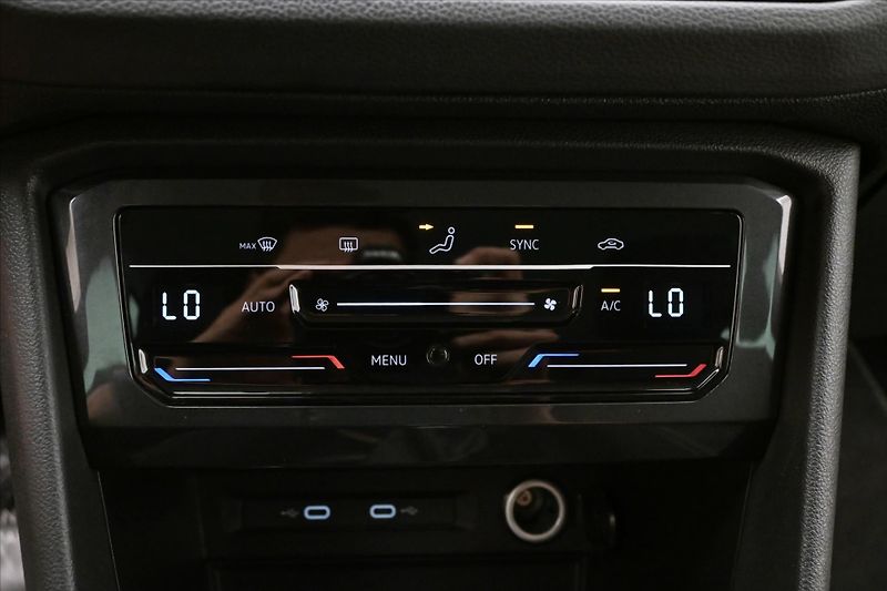 Volkswagen Tiguan 2,0 TDI 110 kW DSG Life Záruka - fotka 21 z 31