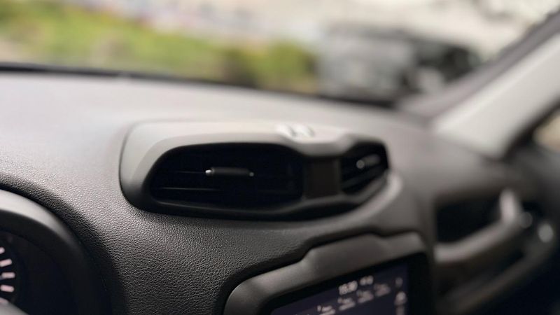 Jeep Renegade (2020) 1.3 T4 PHEV,4x4,50km dojezd - fotka 54 z 59