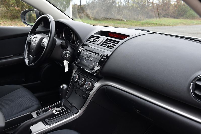 Mazda 6 MZR 2.0 DISI A/T,KLIMA,TEMP,AL - fotka 32 z 39