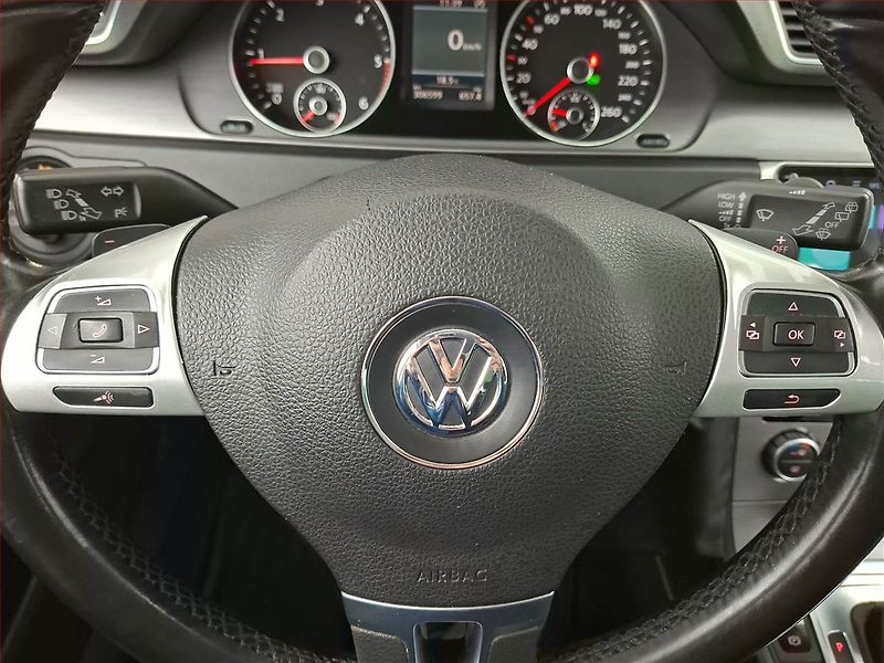 Volkswagen Passat (2012) 2.0 TDI, Automat, Xenony - fotka 16 z 19