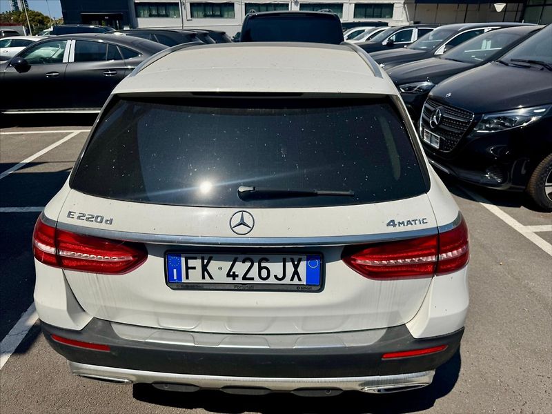 Mercedes-Benz Třídy E 2,0 4Matic Auto All-Terrain od - fotka 4 z 25