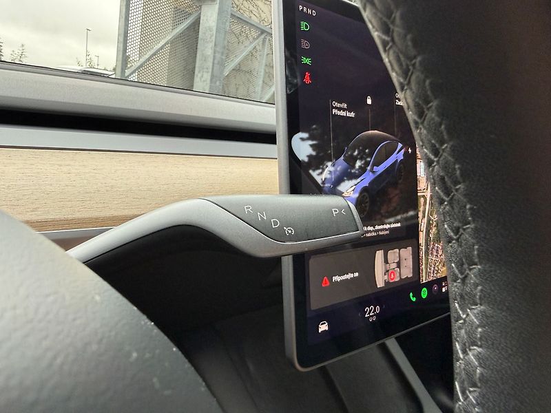 Tesla Model Y Long Range AWD - fotka 34 z 41