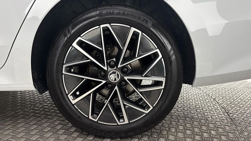 Škoda Octavia 2.0 TDI DSG Style Combi - fotka 19 z 28
