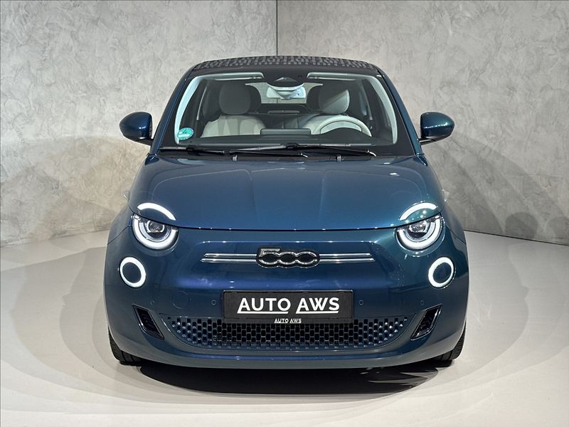 Fiat 500e La Prima Kamera LED Assist - fotka 3 z 44
