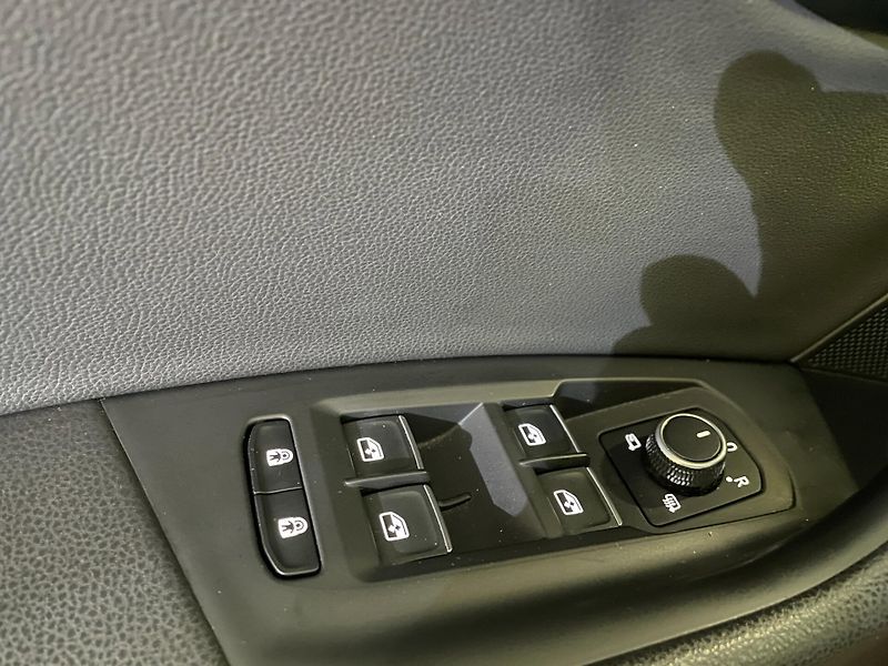 Volkswagen Touareg (2020) 3.0 TDI V6 170kW 4Motion - fotka 24 z 30