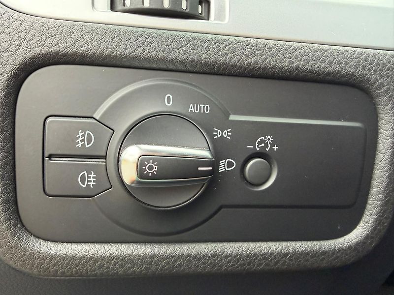 Volkswagen Touareg (2013) 3.0TDI180kW/4x4/VZDUCH/WEBASTO - fotka 24 z 35