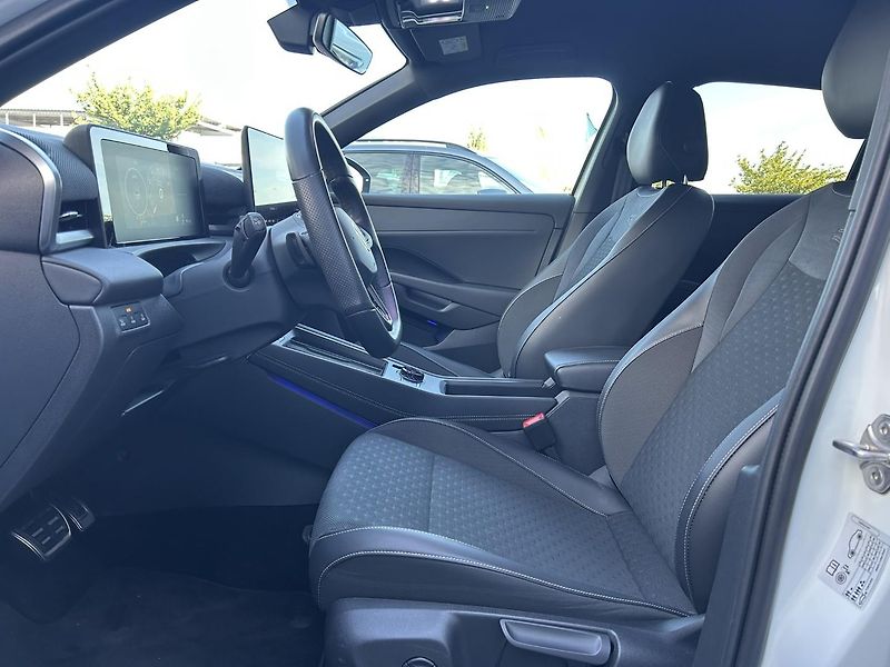 Volkswagen T-Roc R-Line 1,5 eTSI 110 kW 7DSG - fotka 12 z 20