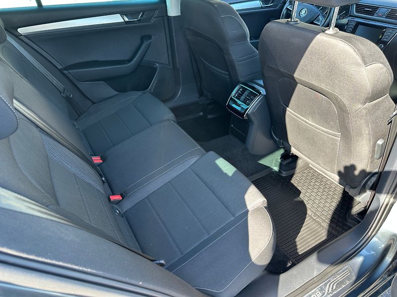 Škoda Superb (2015) 2.0Tdi 140KW DSG - fotka 14 z 23