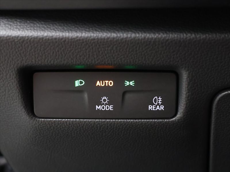 Škoda Superb 2,0 TSI 110KW SELECTION DPH - fotka 18 z 38