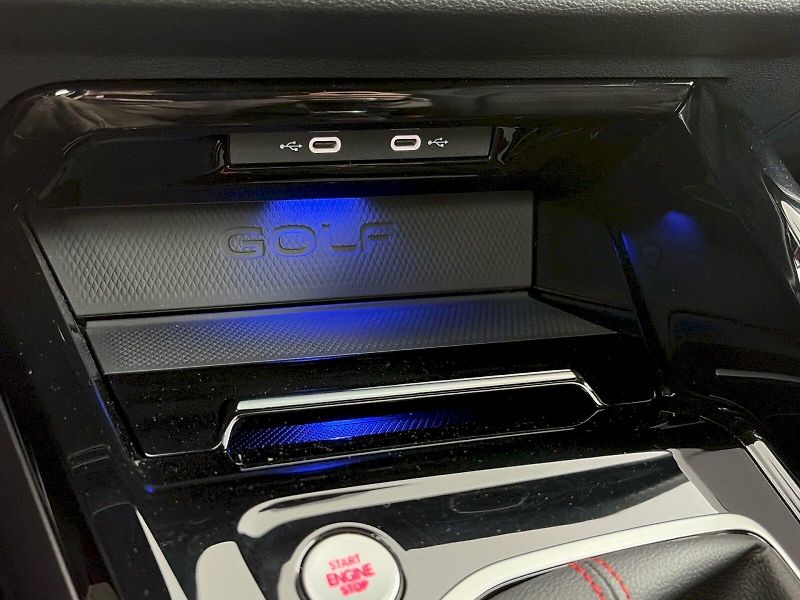 Volkswagen Golf (2024) GTI 2.0 TSI 180kW - fotka 20 z 29