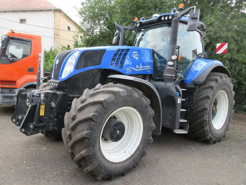New Holland T8.435AC GENESIS - fotka 2 z 14
