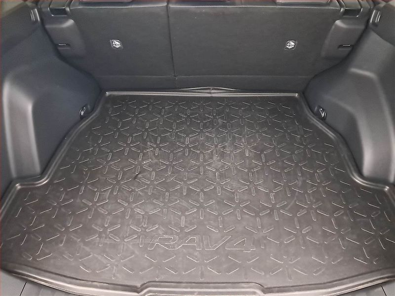 Toyota RAV4 (2024) 2.5 Hybrid - fotka 14 z 21