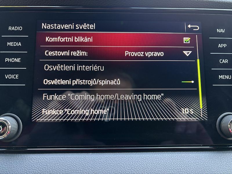 Škoda Karoq (2022) 2.0TSi 140kW 4x4SPORTLINE      - fotka 39 z 45
