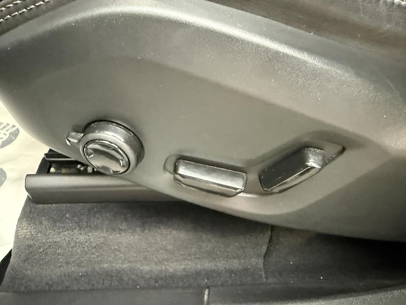 Volvo XC90 T8 AWD Recharge Ultimate Brigh - fotka 12 z 18