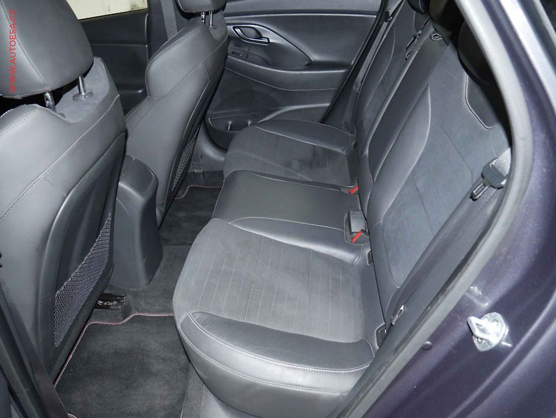 Hyundai i30 (2018) 2.0T-GDi, 1.maj, LED, navi - fotka 10 z 20