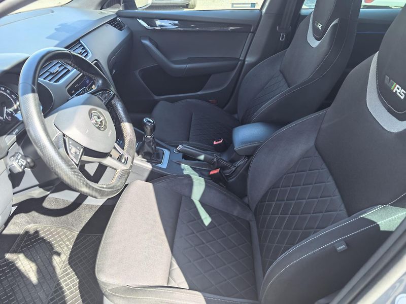Škoda Octavia (2019) RS 2.0 - fotka 10 z 19