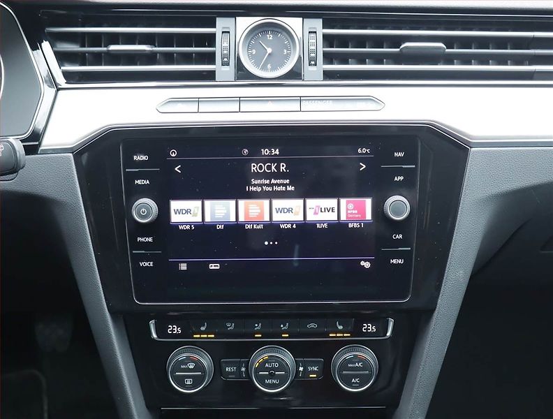 Volkswagen Passat (2017) Highline 2.0 TDI, Serv.kniha - fotka 12 z 20
