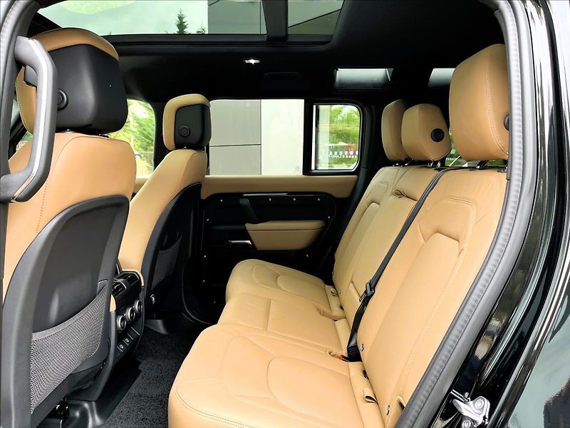 Land Rover Defender (2026) 110 D350 X-DYNAMIC HSE - fotka 28 z 35