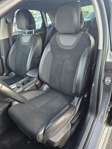 Citroën C4 (2016) 1.2 81kW SHINE,81 000 KM !!! - fotka 19 z 47
