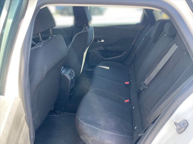 Peugeot 308 1,5 BHDI Active Pack - fotka 8 z 11