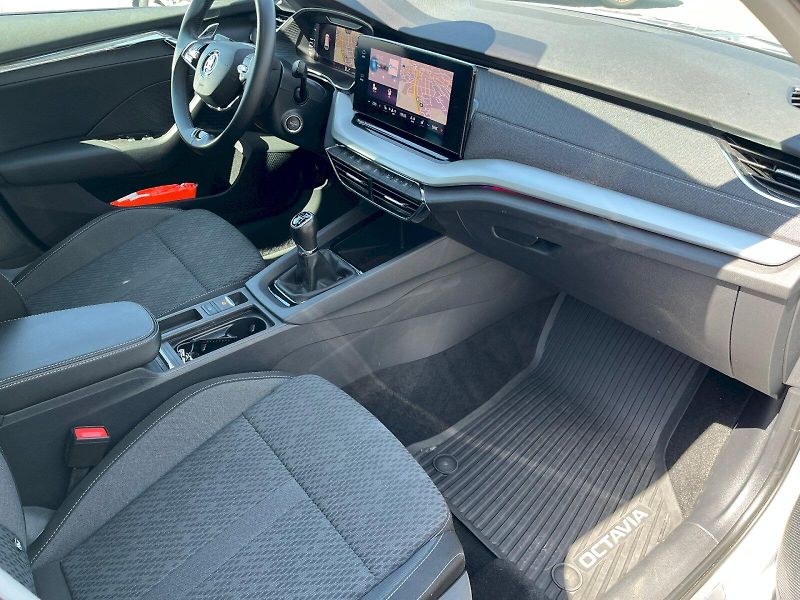 Škoda Octavia (2023) 1.5 TSI 110kW Style Combi - fotka 24 z 27