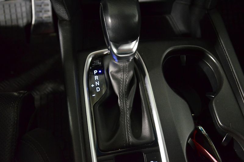Hyundai Santa Fe (2019) 2.2CRDi 147kw Luxury 4x4 - fotka 18 z 30