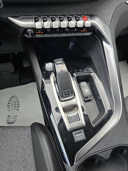 Peugeot 5008 1,5 HDI ALLURE 7-MÍST NAVI DPH - fotka 24 z 46